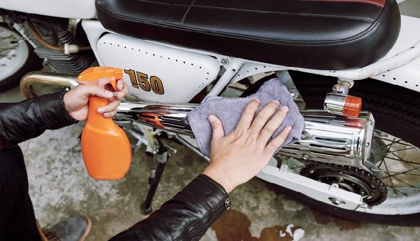 Limpia, seca y protege tu motocicleta