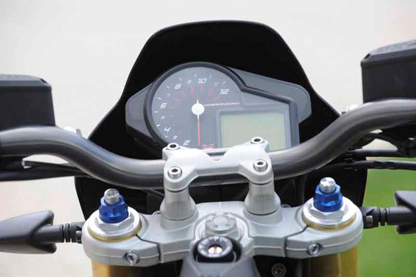 Ure Aprilia Dorsoduro 750 Ure Aprilia Dorsoduro 750