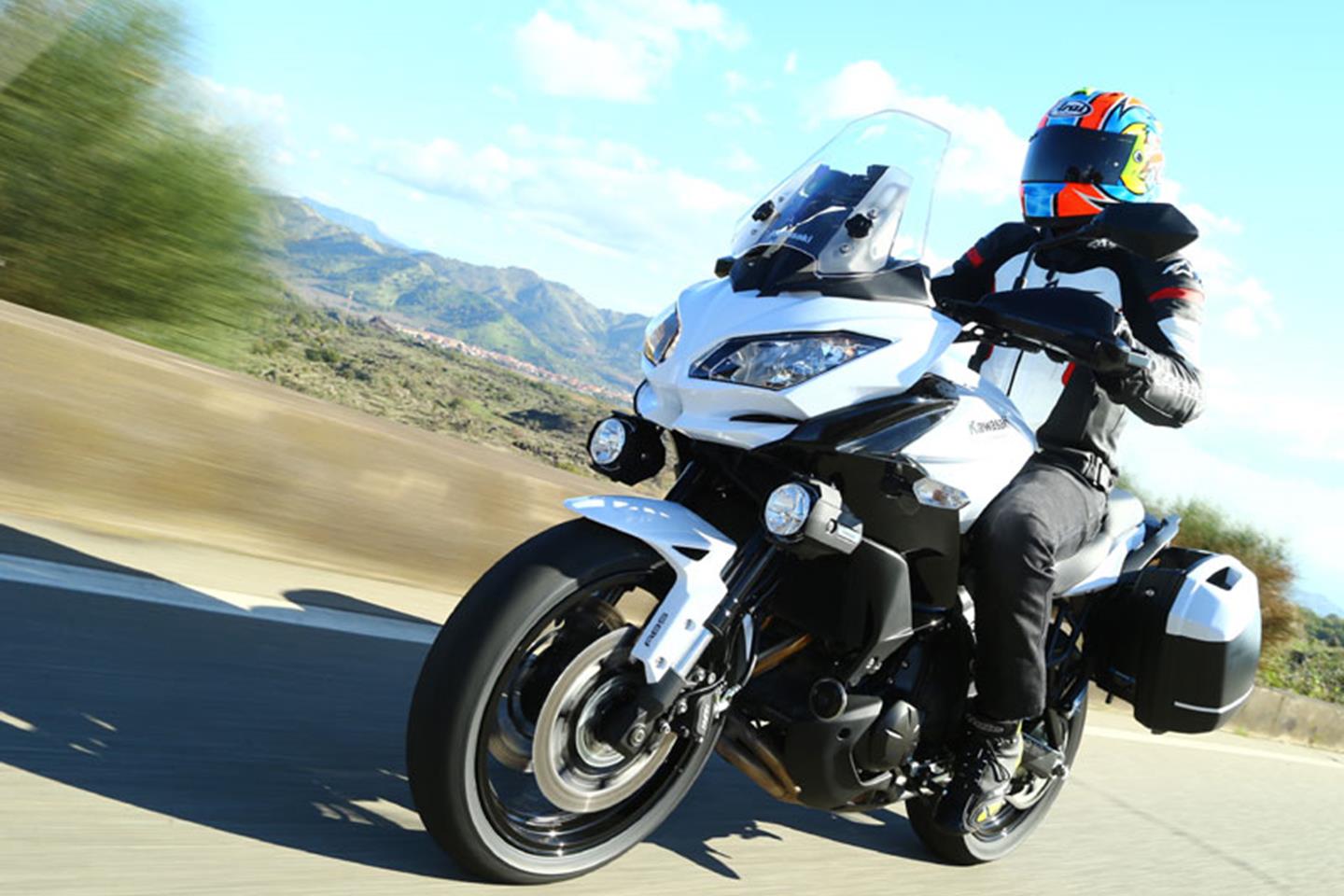 Kawasaki Versys 650 en la carretera Kawasaki Versys 650 en la carretera
