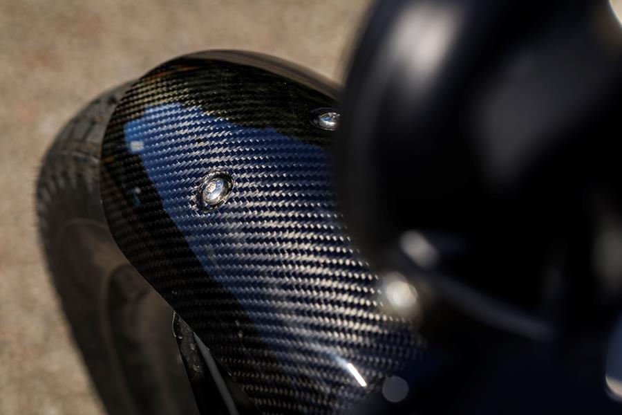 2025-on Maeving RM2 carbon fibre details