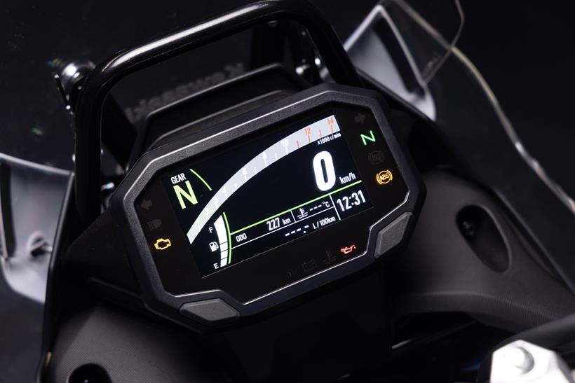 2026-on Kawasaki KLE500 close up of the screen
