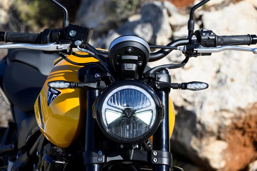2026 Triumph Trident 660, close up of headlight and frontal area