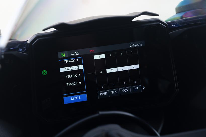 2026-on Yamaha R7 new dash