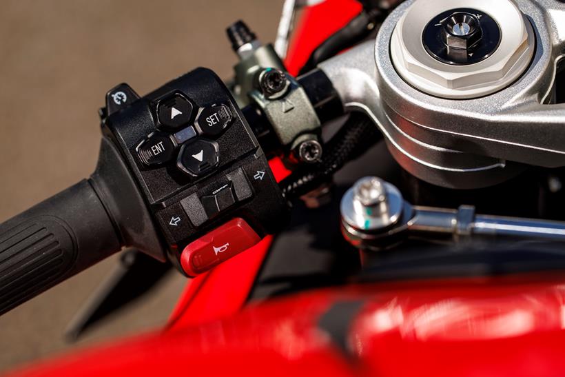 2026-on QJMotor SRK 921 RR left hand switchgear