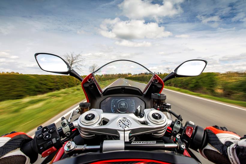 2026-on QJMotor SRK 921 RR dash shot whilst riding
