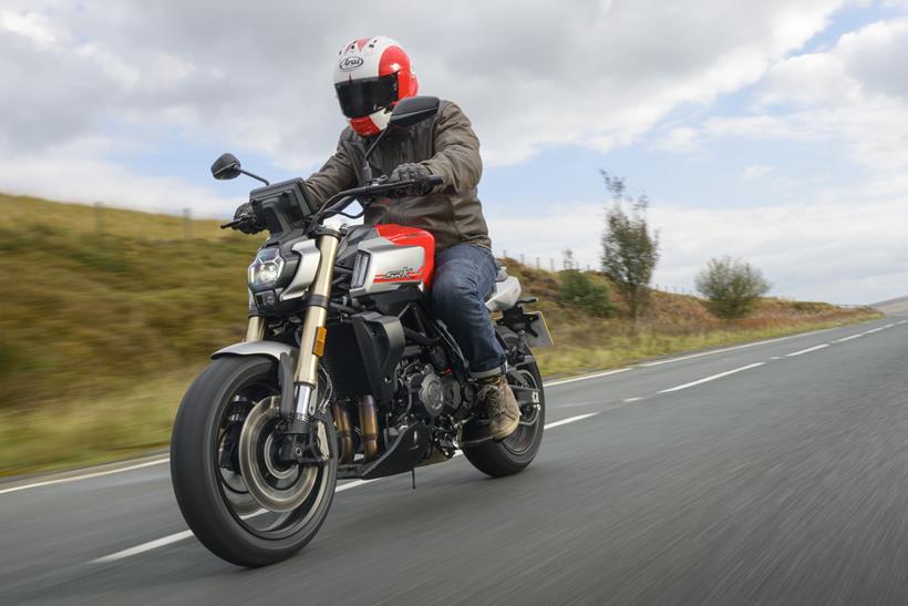 2025-on QJMotor SRK900, riding on the road