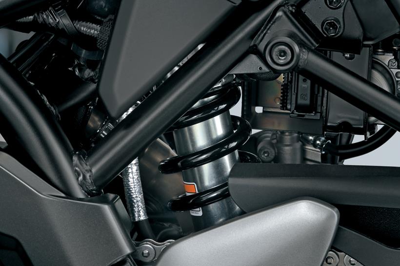 2026-on Suzuki SV-7GX suspension detail