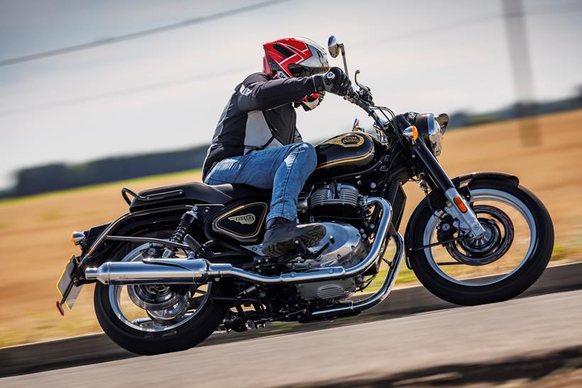 2026-on Royal Enfield Bullet 650 leaning into a corner
