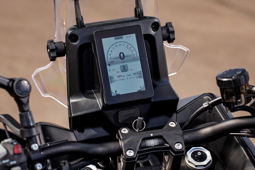 2026-on QJMotor SRT 450 RX dash details