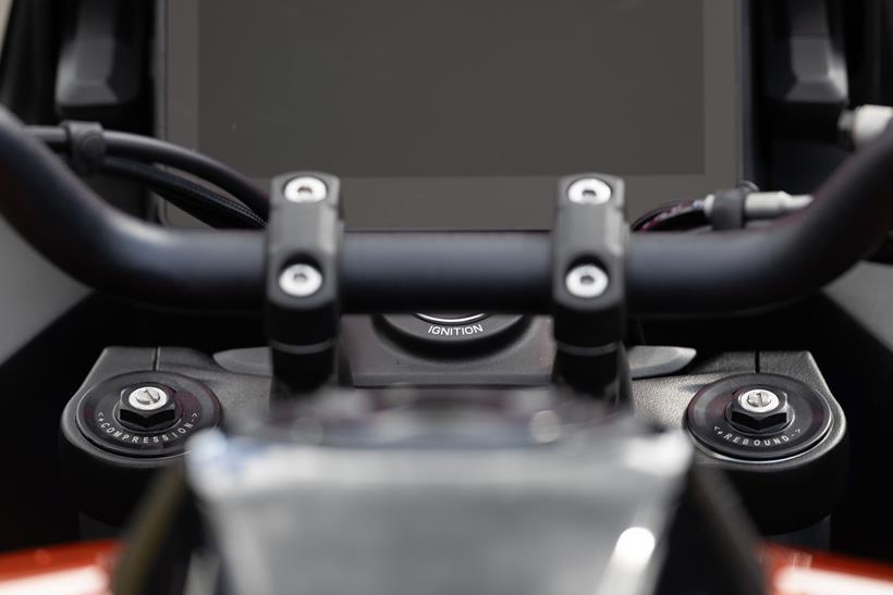 2027-on Norton Atlas Apex front suspension adjustment
